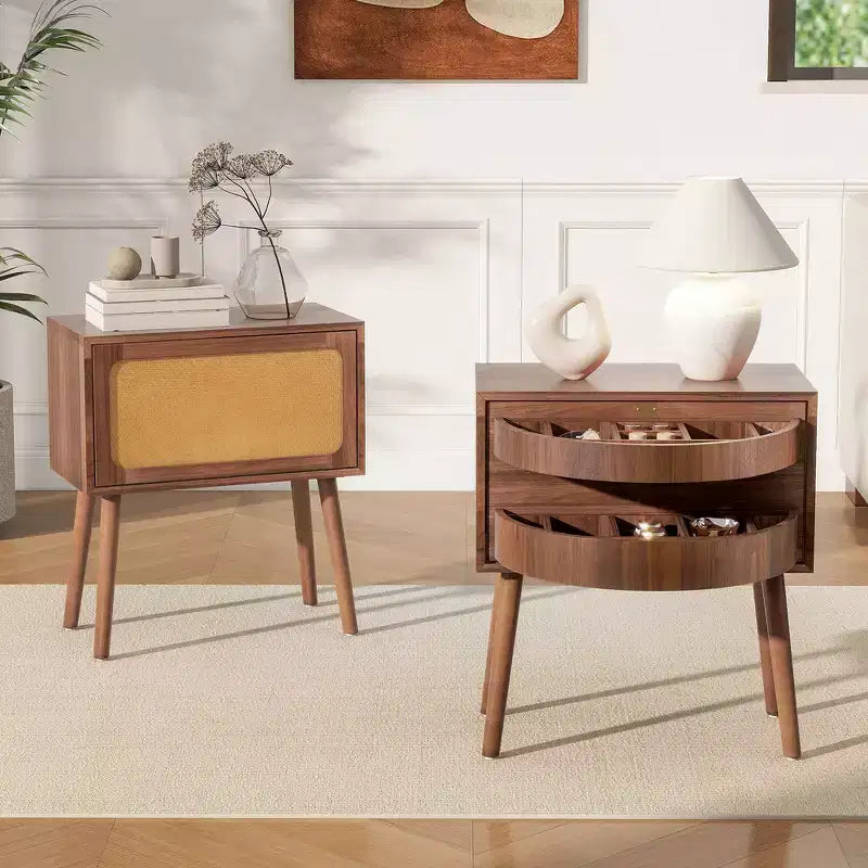 Comodino con pannello in rattan naturale/noce con cassetto ribaltabile, 1 pezzo
