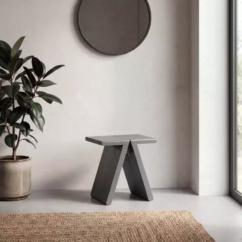Sgabello accentato in legno massello rustico scandinavo grigio scuro / naturale, 1 posto