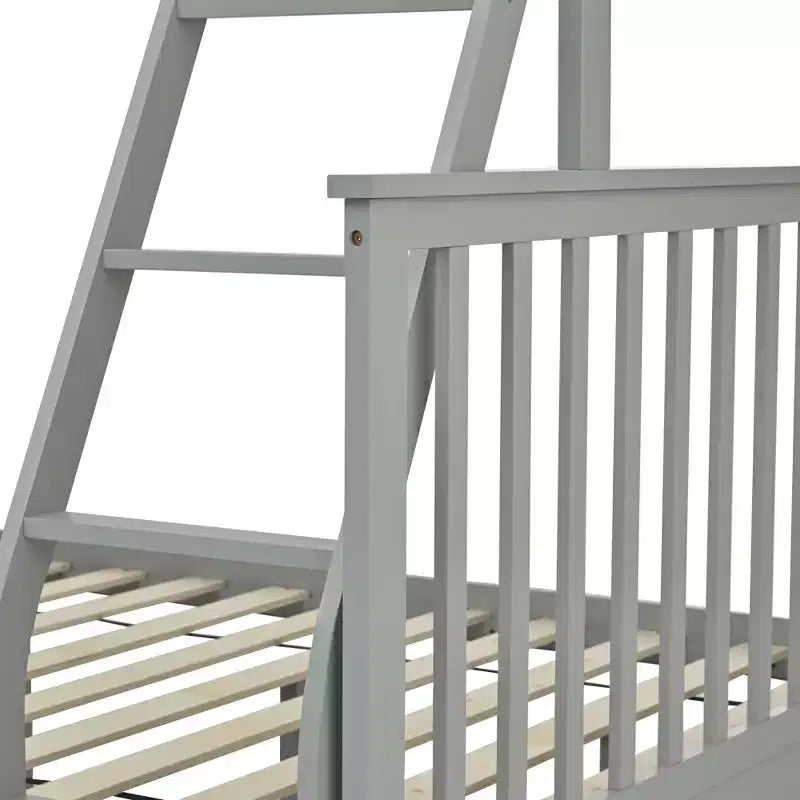 Letto a castello grigio con letto superiore singolo e inferiore a una piazza e mezza, con cassetti contenitori, 2 persone