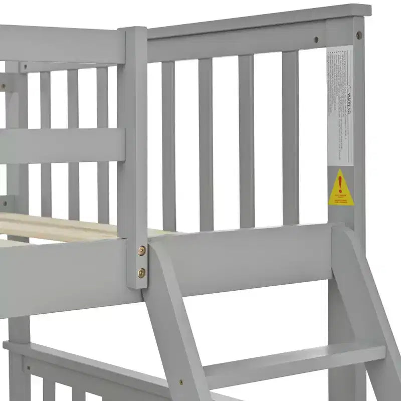 Letto a castello grigio con letto superiore singolo e inferiore a una piazza e mezza, con cassetti contenitori, 2 persone