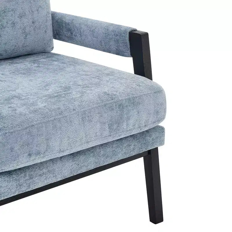 Poltrona accentuata imbottita in ciniglia Kelly di Roundhill Furniture, stile moderno metà secolo
