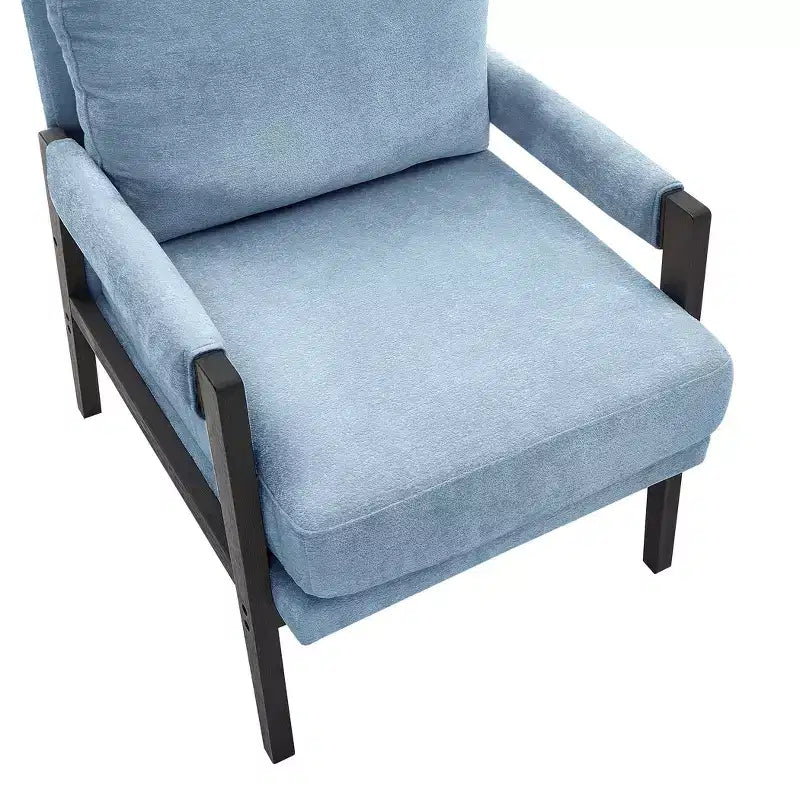 Poltrona accentuata imbottita in ciniglia Kelly di Roundhill Furniture, stile moderno metà secolo