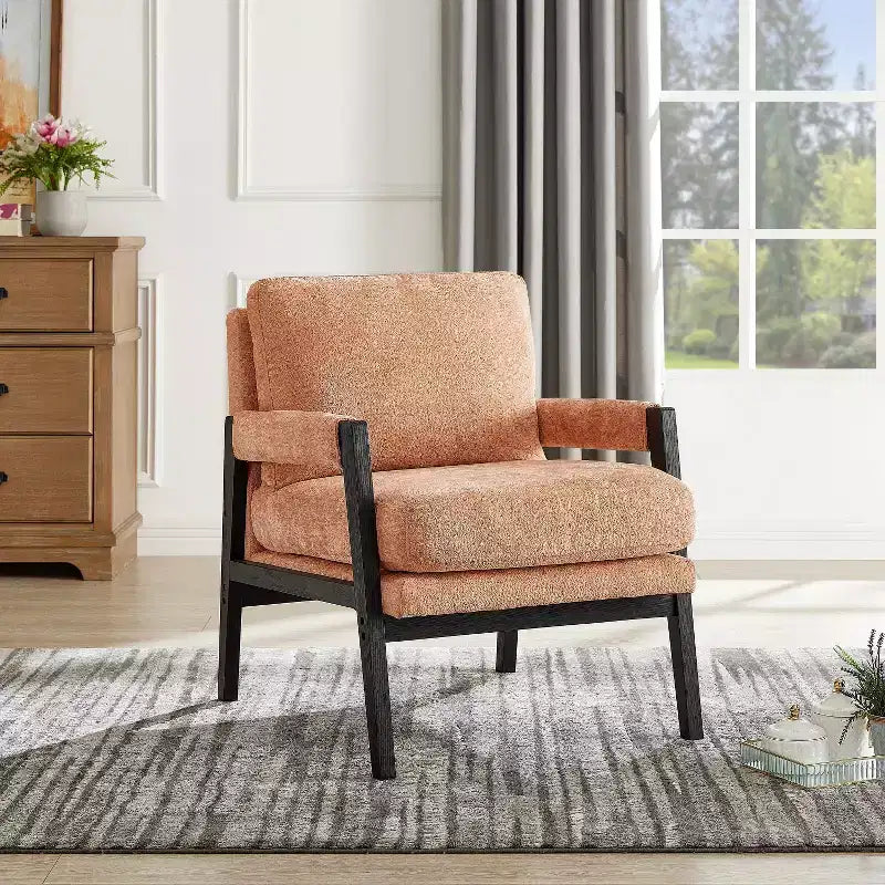 Poltrona accentuata imbottita in ciniglia Kelly di Roundhill Furniture, stile moderno metà secolo